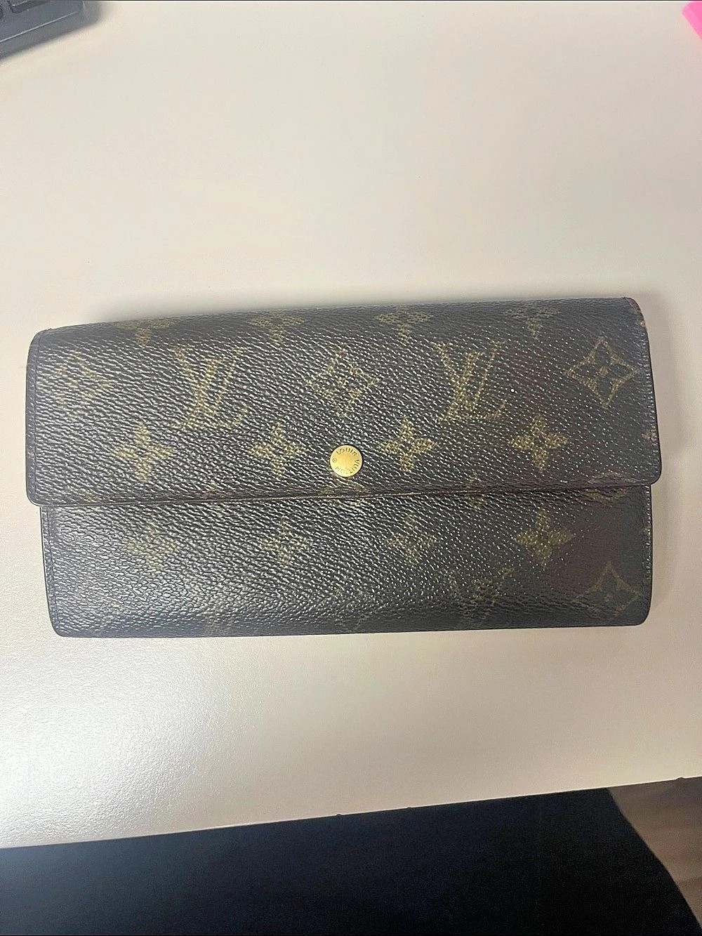 AUTHENTIC EUC Louis Vuitton Sarah Wallet Monogram Zipper Brown